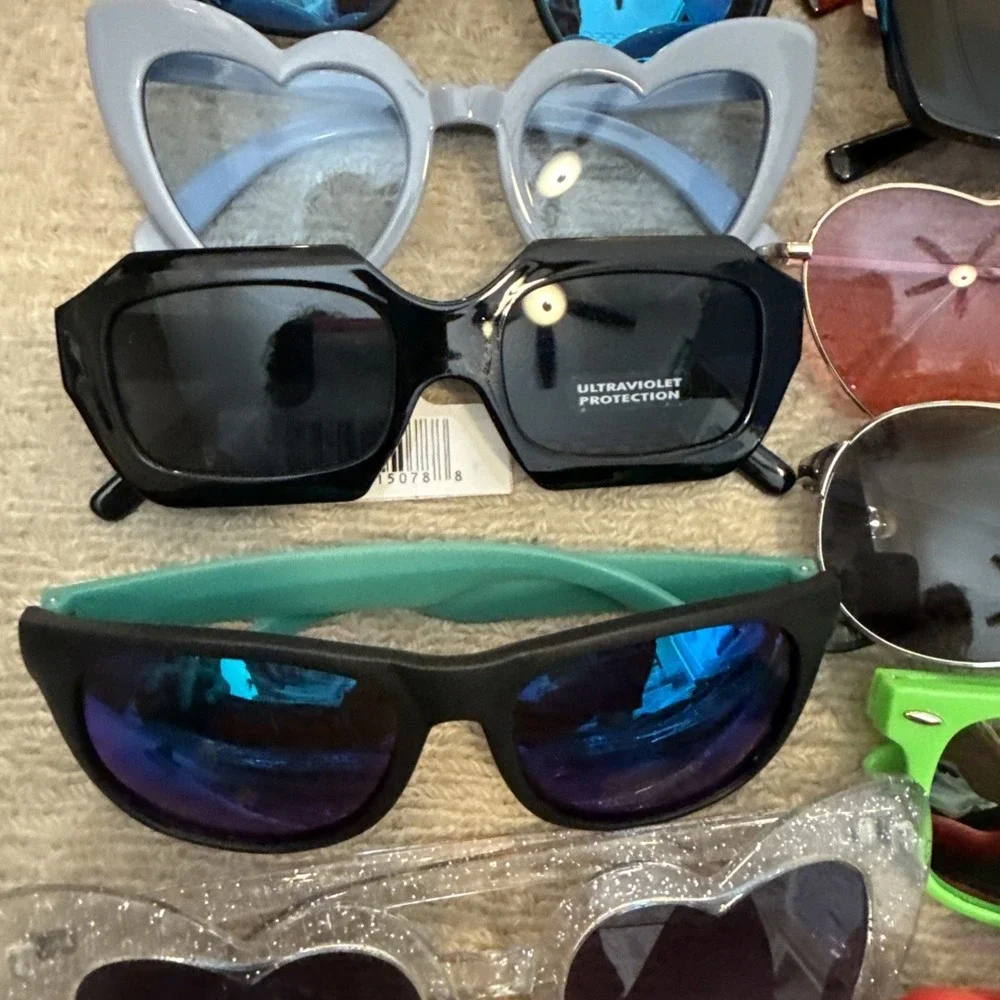 44 Pairs NWT Women's Sunglasses - Trendy, Hot Styles, Oversized, Aviator,Round+